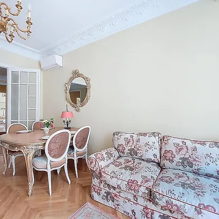 Semiramis By Interhome Apartman